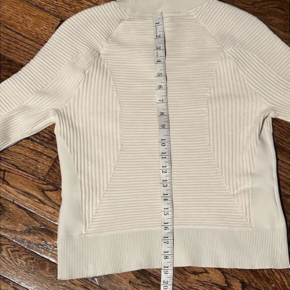 Lululemon Textured geometric mock turtleneck sweater size small petite - Picture 8 of 9